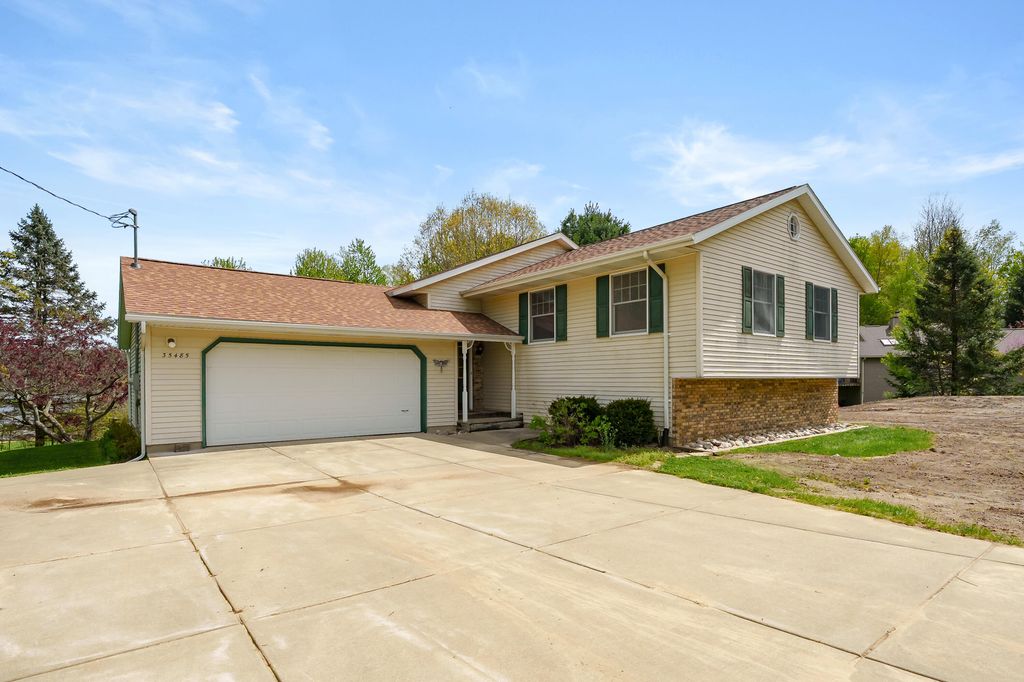35485 CR 665, Paw Paw, MI 49079