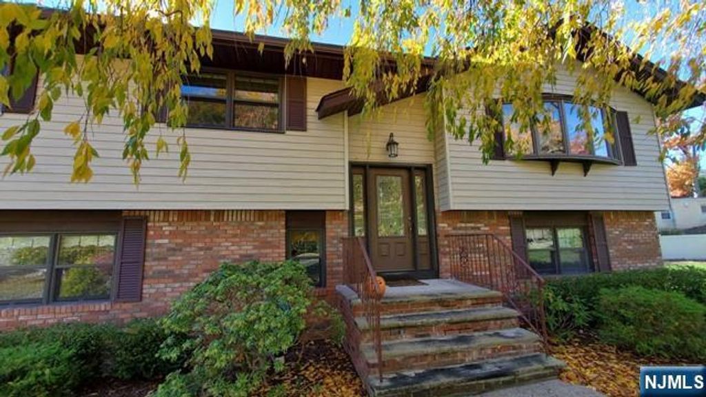 2 Bayberry Drive, Montvale, NJ 07645