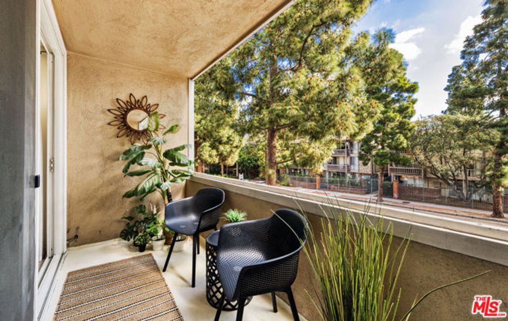 6405 Green Valley Circle 209, Culver City, CA 90230