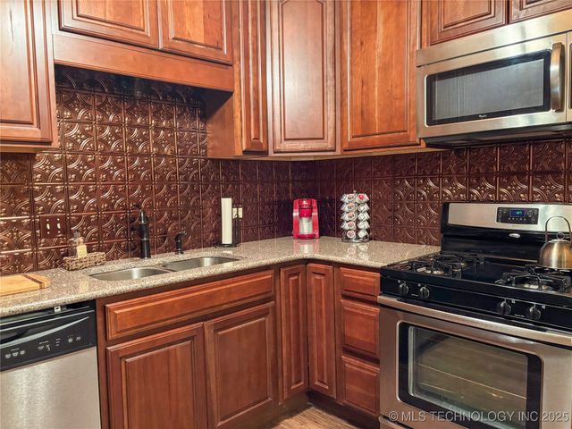 33215 W 56th Street S, Mannford, OK 74044