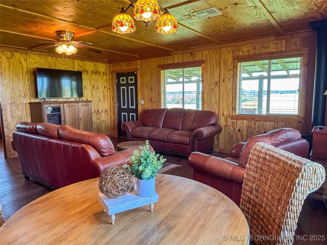 33215 W 56th Street S, Mannford, OK 74044