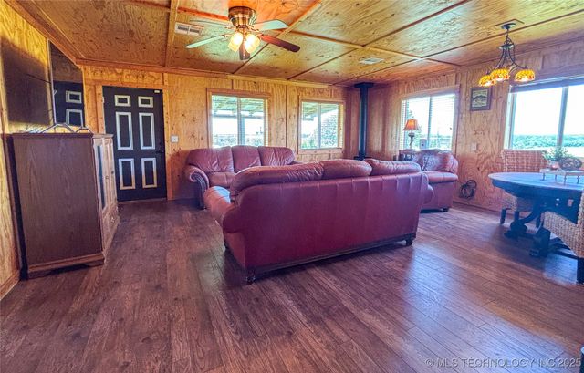 33215 W 56th Street S, Mannford, OK 74044