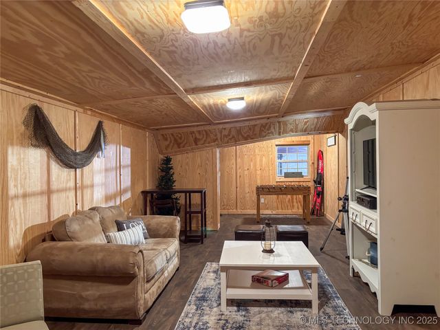 33215 W 56th Street S, Mannford, OK 74044