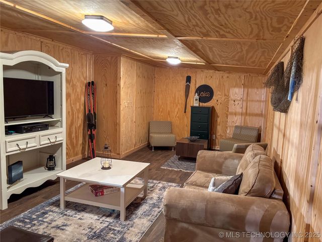 33215 W 56th Street S, Mannford, OK 74044