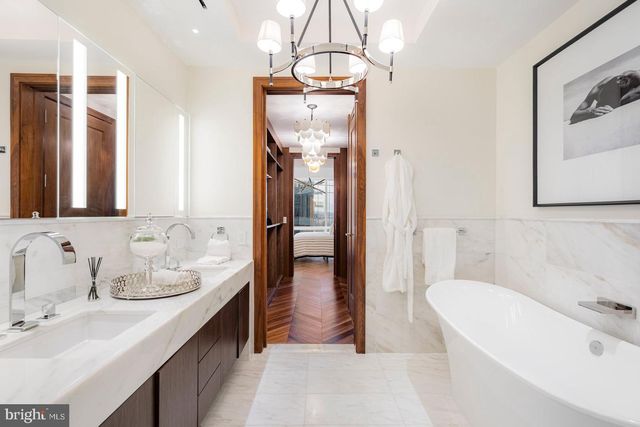 300 International Dr Unit 2407, Baltimore, MD 21202