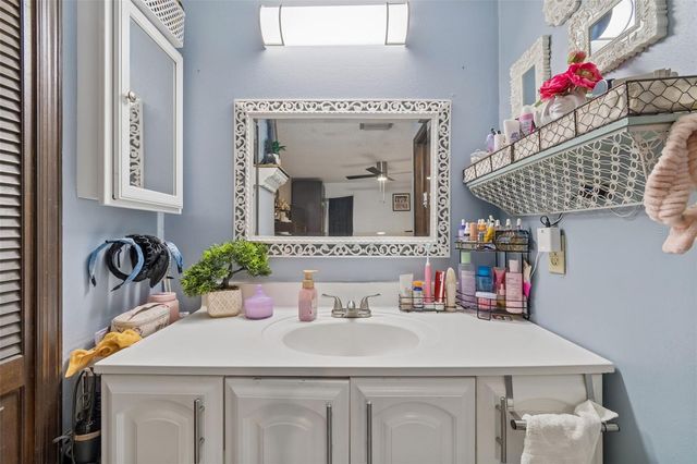 10326 OUT ISLAND DRIVE, Tampa, FL 33615