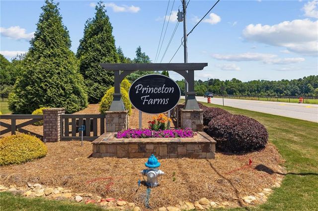 1672 Horseshoe Bend Lane, Bogart, GA 30622