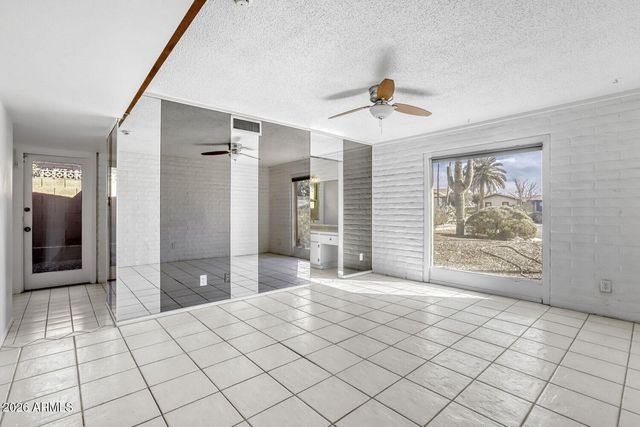 2308 E LAMAR Road, Phoenix, AZ 85016