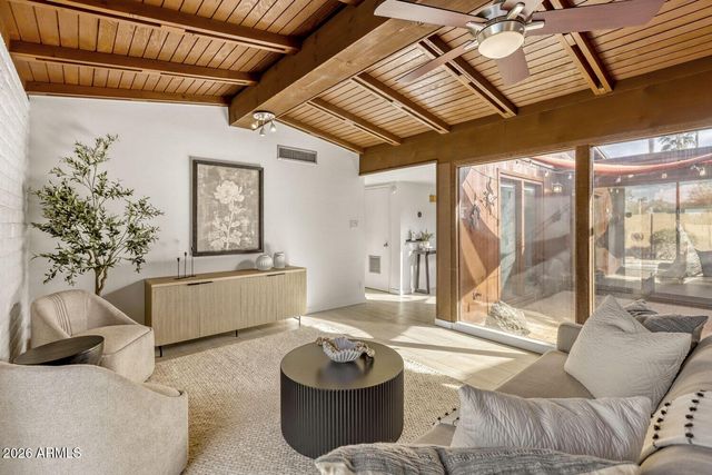 2308 E LAMAR Road, Phoenix, AZ 85016