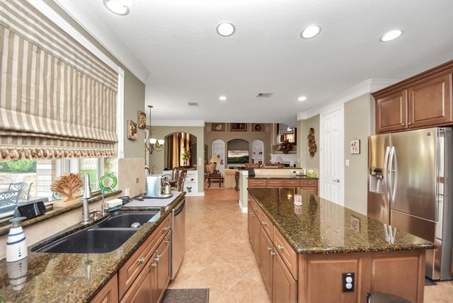 1812 Lake Landing Drive, League City, TX 77573