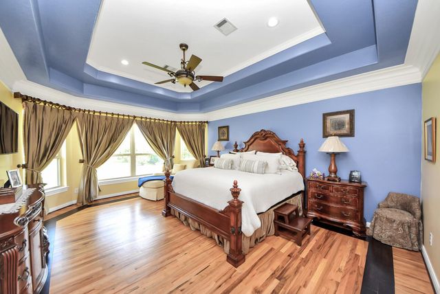 1812 Lake Landing Drive, League City, TX 77573