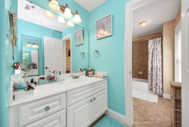 1812 Lake Landing Drive, League City, TX 77573