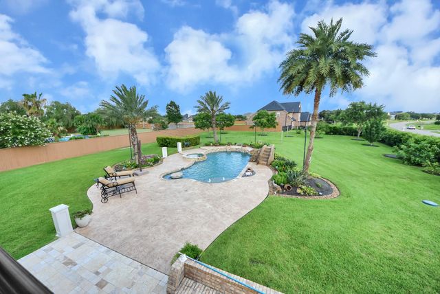 1812 Lake Landing Drive, League City, TX 77573