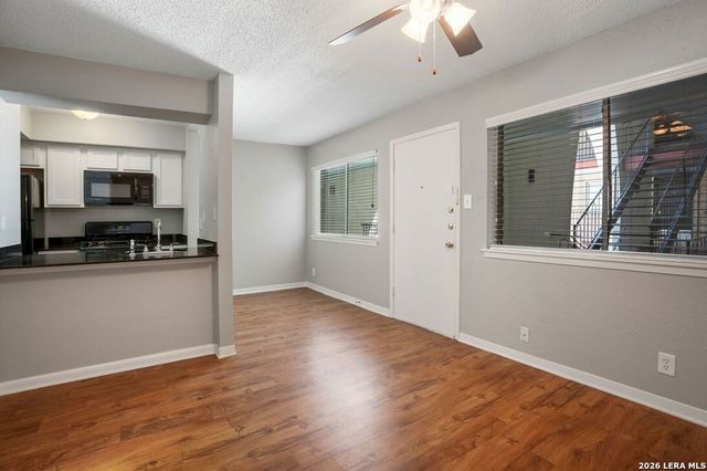2810 Salado St Apt 115, Austin, TX 78705