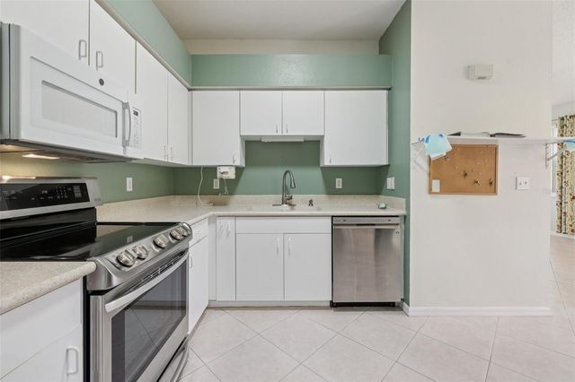 615 TREMONT GREENS LANE, Sun City Center, FL 33573