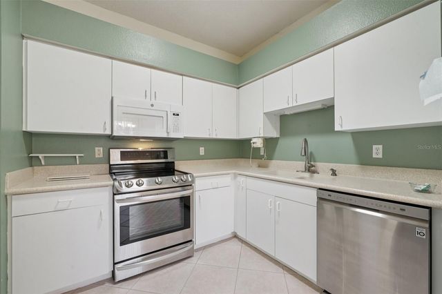 615 TREMONT GREENS LANE, Sun City Center, FL 33573