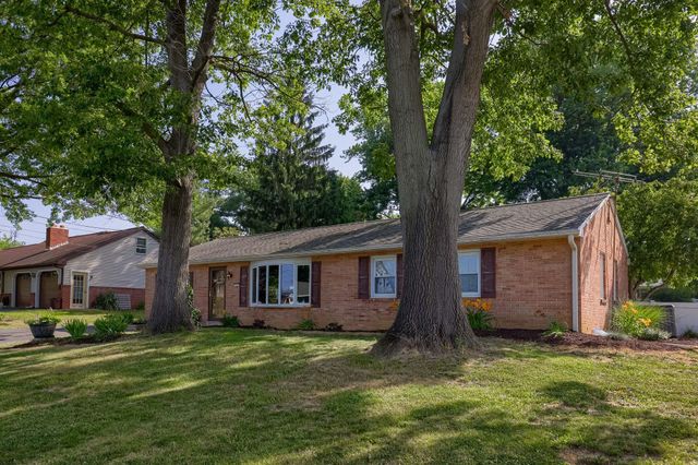 57 MELVIN DR, Leola, PA 17540