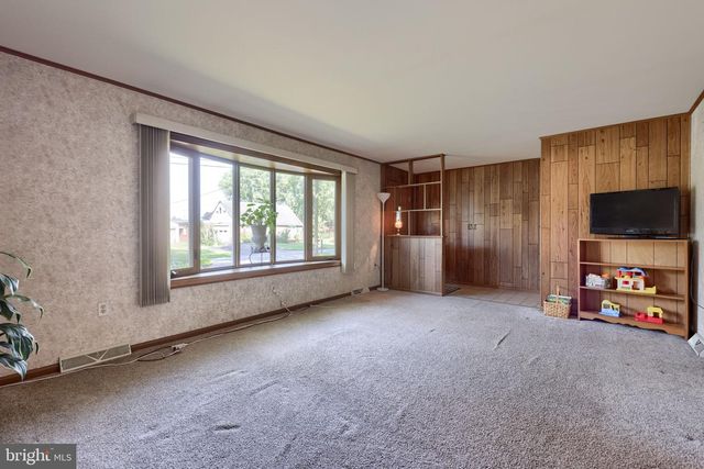 57 MELVIN DR, Leola, PA 17540