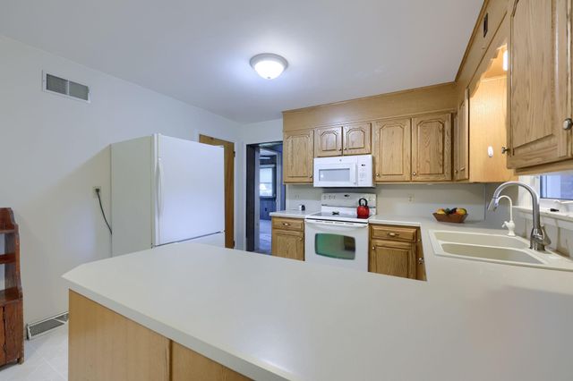 57 MELVIN DR, Leola, PA 17540