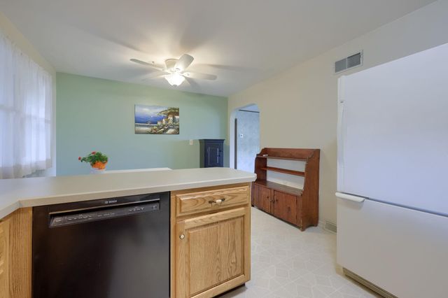 57 MELVIN DR, Leola, PA 17540