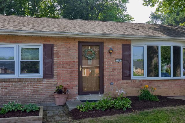 57 MELVIN DR, Leola, PA 17540