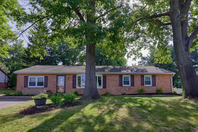 57 MELVIN DR, Leola, PA 17540