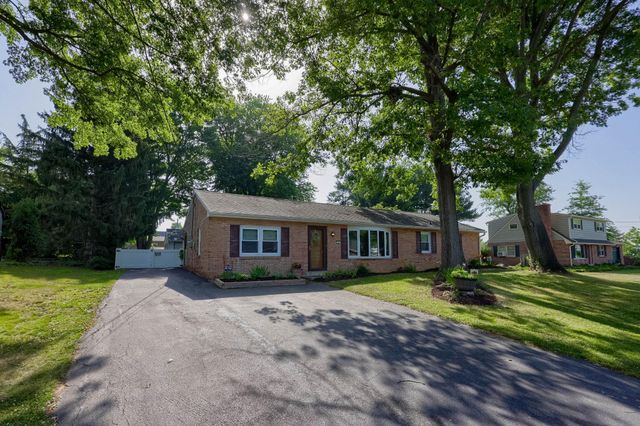 57 MELVIN DR, Leola, PA 17540