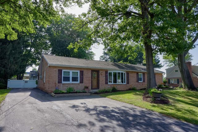 57 MELVIN DR, Leola, PA 17540