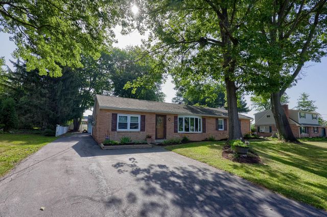 57 MELVIN DR, Leola, PA 17540