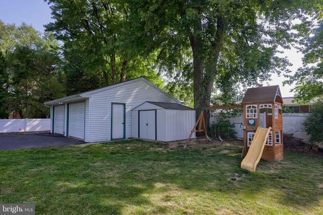 57 MELVIN DR, Leola, PA 17540
