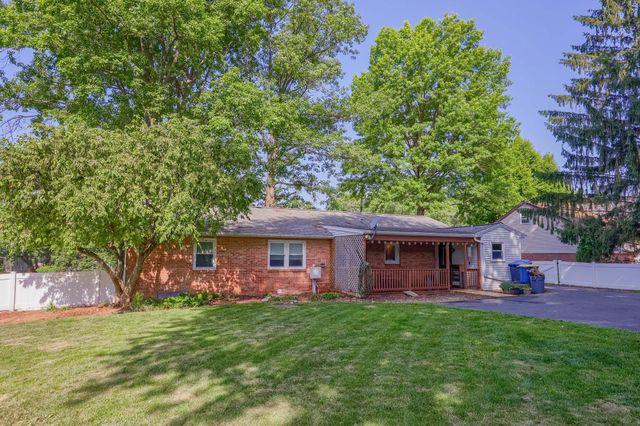 57 MELVIN DR, Leola, PA 17540