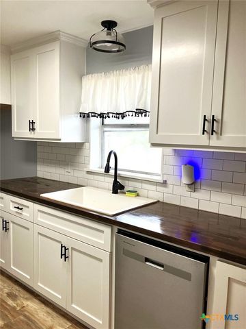 487 US Highway 77a N, Cuero, TX 77954