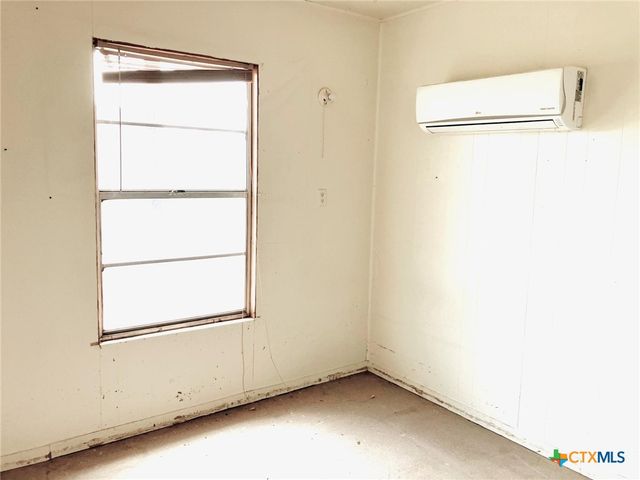 487 US Highway 77a N, Cuero, TX 77954