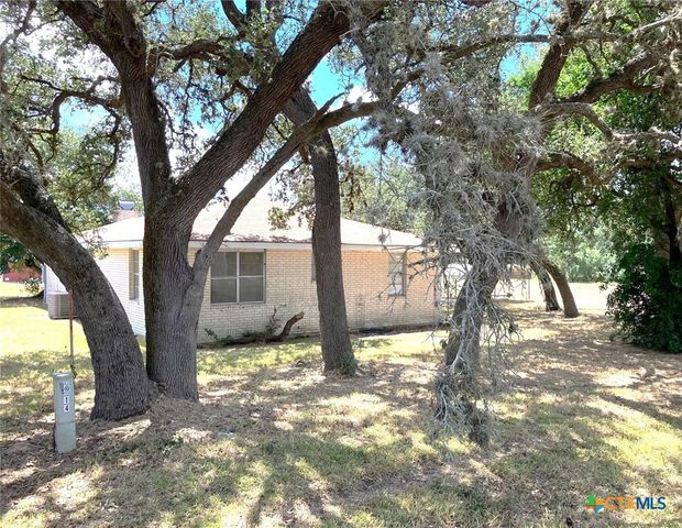 487 US Highway 77a N, Cuero, TX 77954