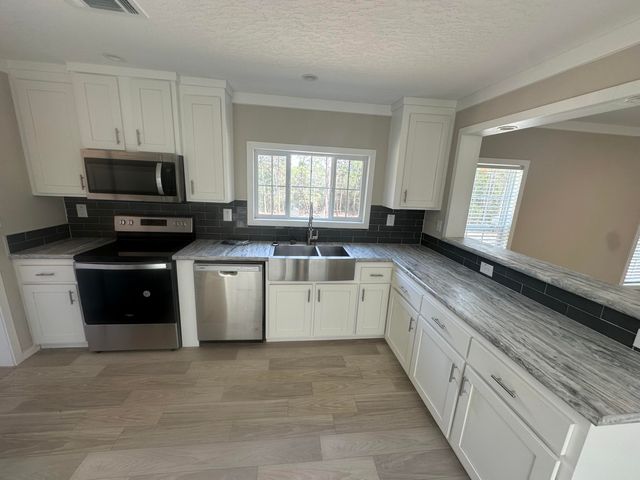 416 Ponderosa Boulevard, Defuniak Springs, FL 32433