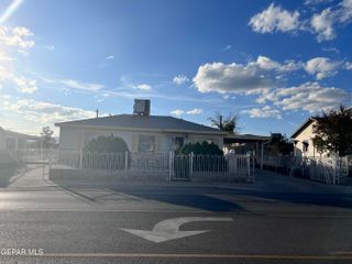 929 GILES Road, El Paso, TX 79915