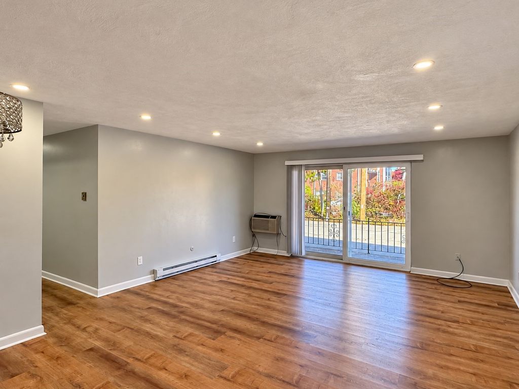 54 Fountain Ln 5, Weymouth, MA 02190