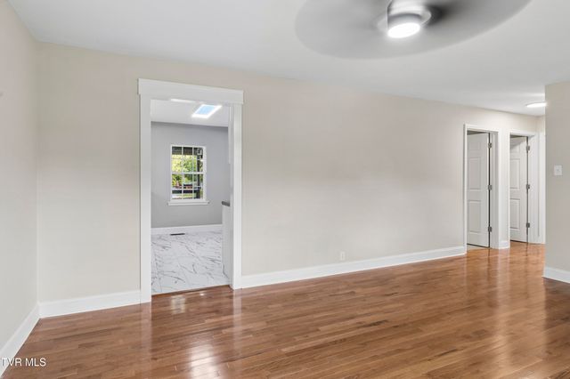 1714 East Fairview Avenue, Johnson City, TN 37601