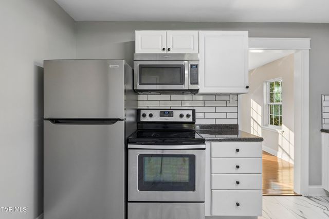 1714 East Fairview Avenue, Johnson City, TN 37601