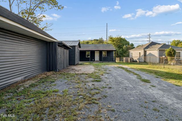 1714 East Fairview Avenue, Johnson City, TN 37601