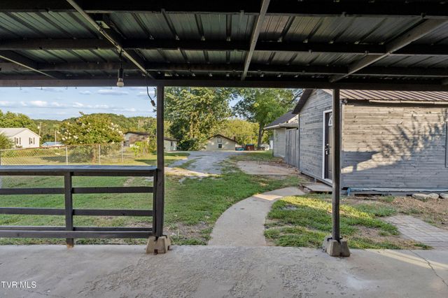 1714 East Fairview Avenue, Johnson City, TN 37601