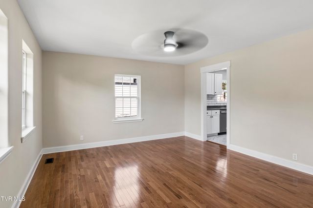 1714 East Fairview Avenue, Johnson City, TN 37601