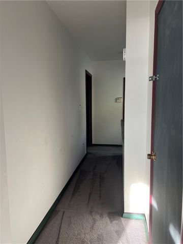 614 Pearson St, New Castle, PA 16101