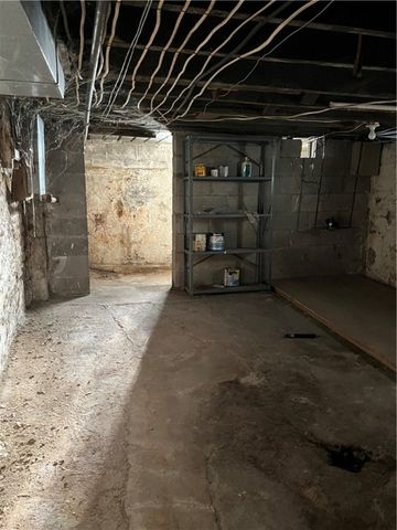 614 Pearson St, New Castle, PA 16101