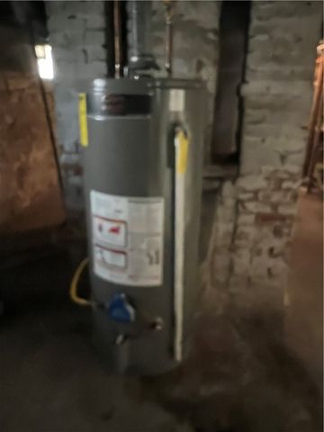 614 Pearson St, New Castle, PA 16101