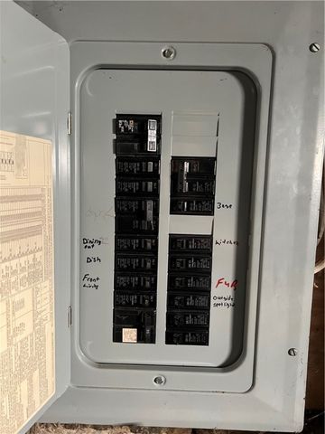 614 Pearson St, New Castle, PA 16101