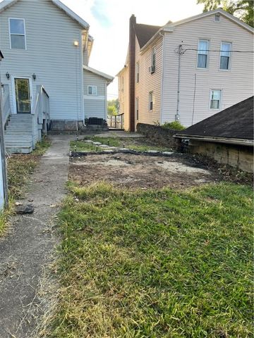 614 Pearson St, New Castle, PA 16101