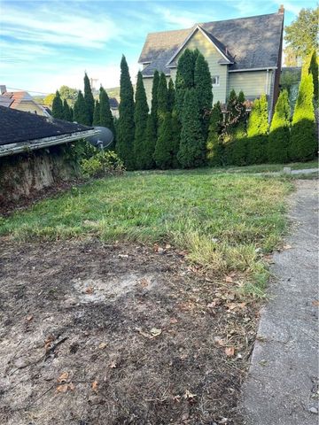 614 Pearson St, New Castle, PA 16101