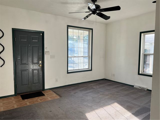 614 Pearson St, New Castle, PA 16101