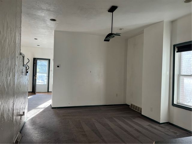 614 Pearson St, New Castle, PA 16101